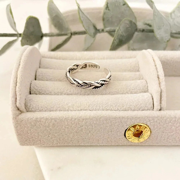 925 Sterling Silver Dainty Ring Twist Ring Minimalist Ring Band Resizable Ring - Picture 10 of 10
